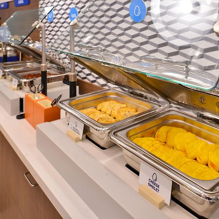 Holiday Inn Express Ontario By Ihg Creekside Экстерьер фото