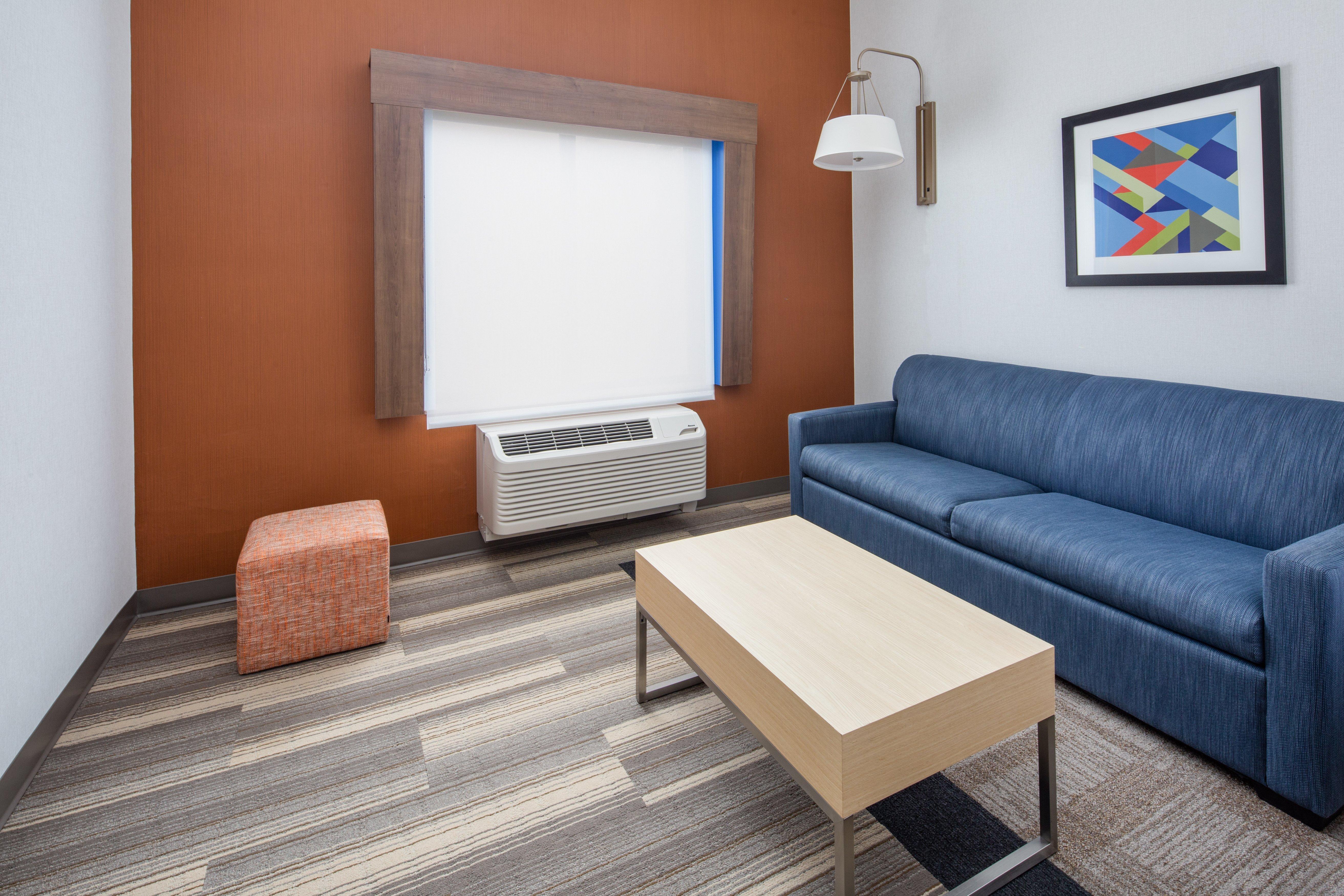 Holiday Inn Express Ontario By Ihg Creekside Экстерьер фото