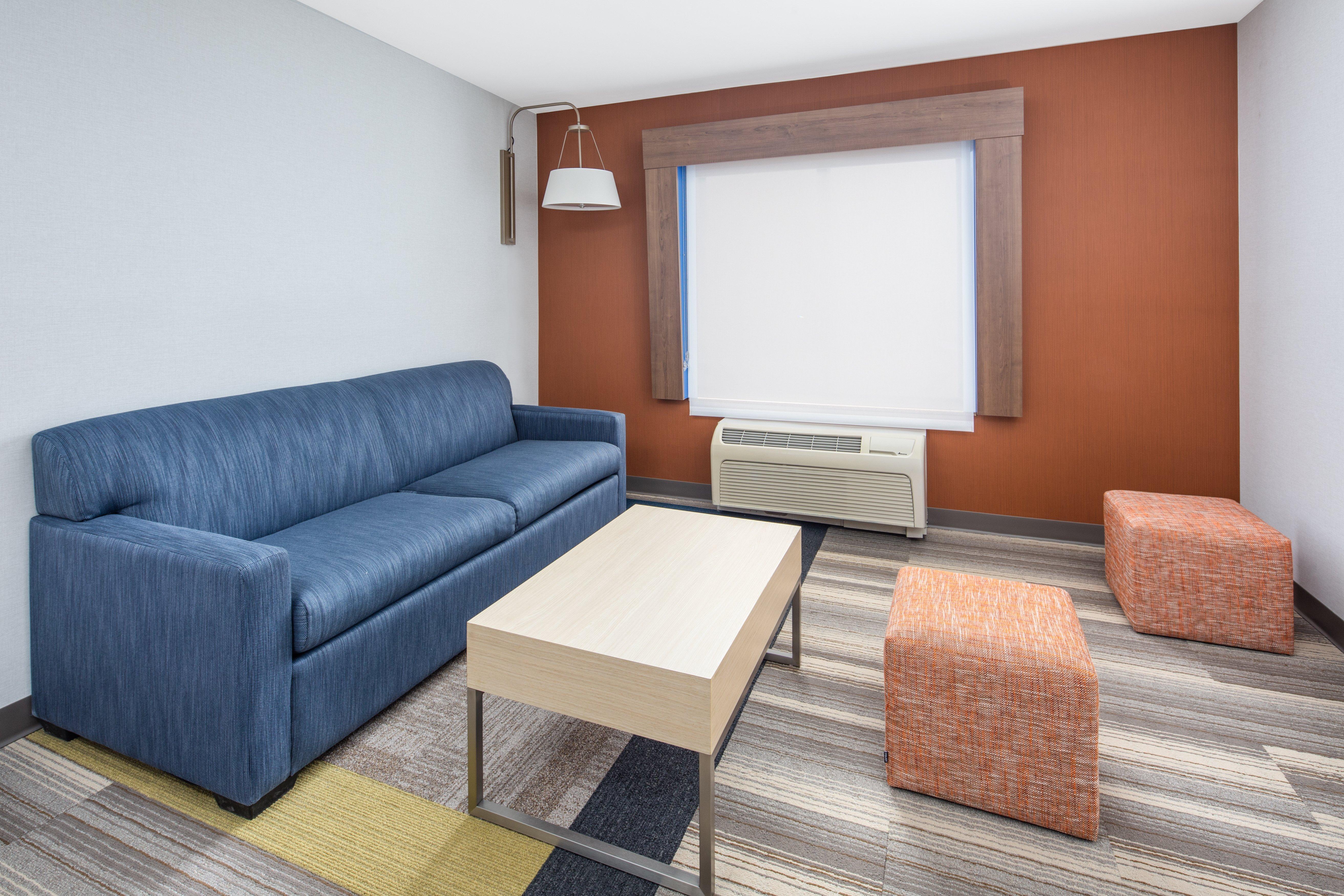 Holiday Inn Express Ontario By Ihg Creekside Экстерьер фото