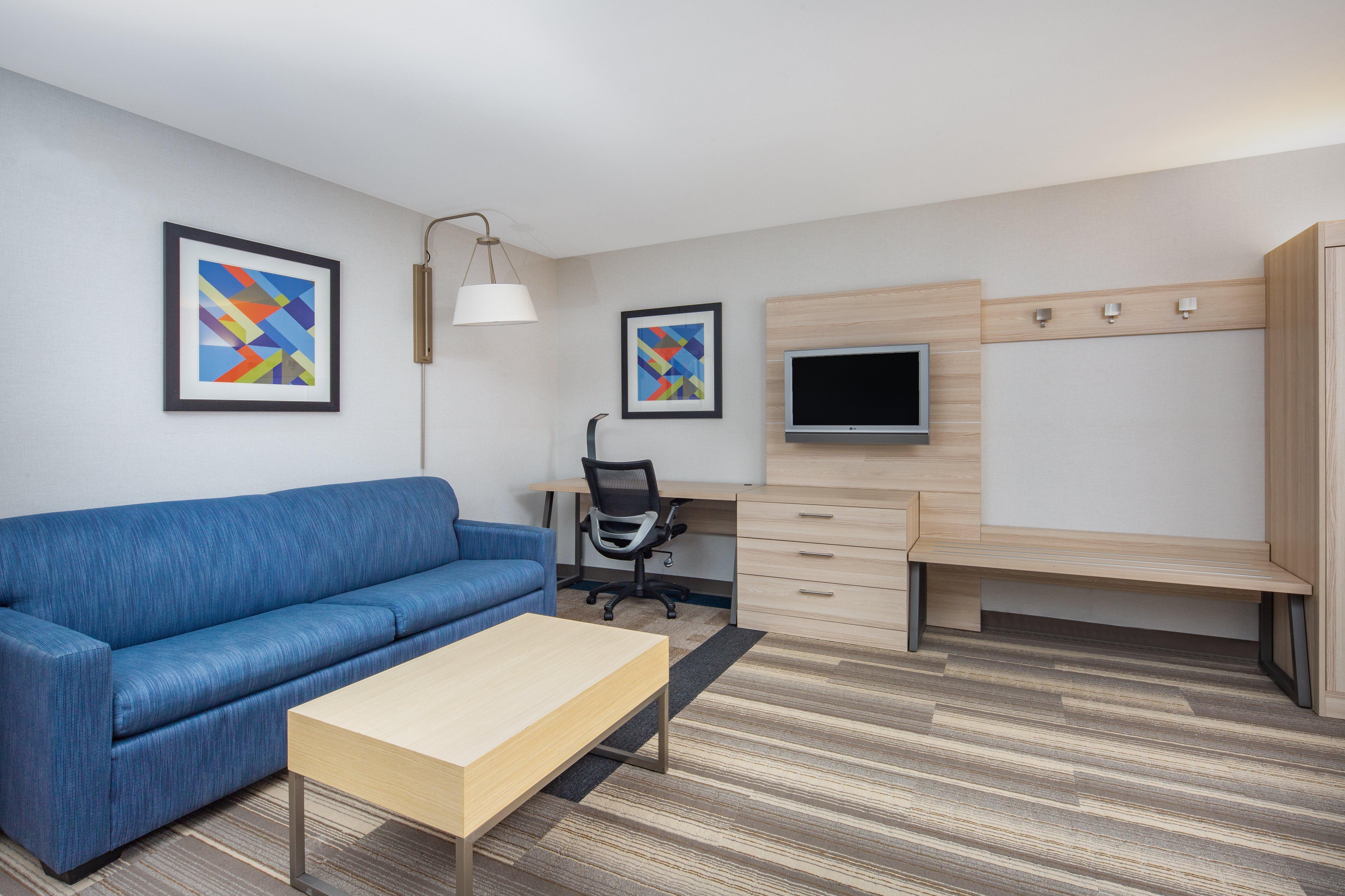 Holiday Inn Express Ontario By Ihg Creekside Экстерьер фото