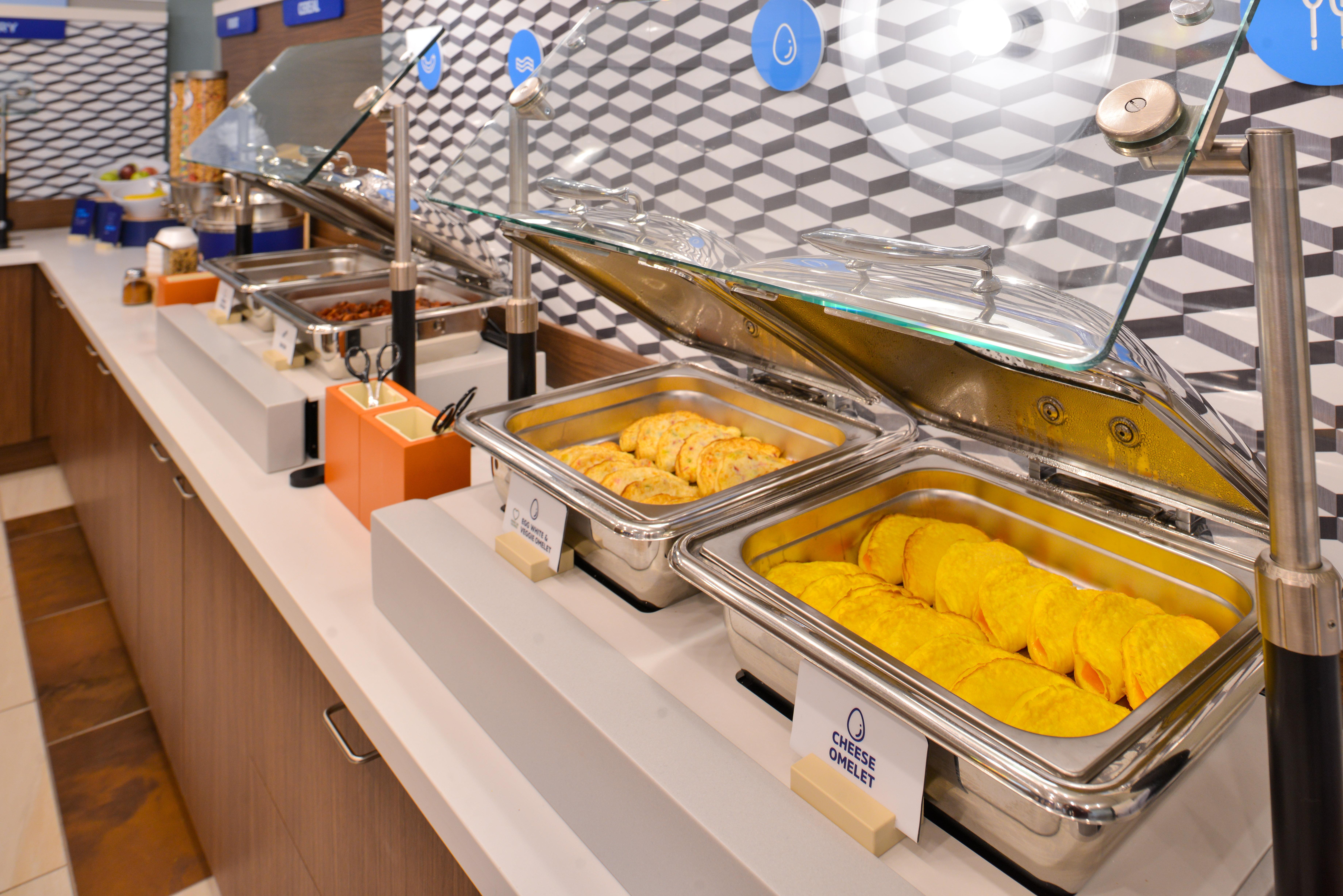 Holiday Inn Express Ontario By Ihg Creekside Экстерьер фото