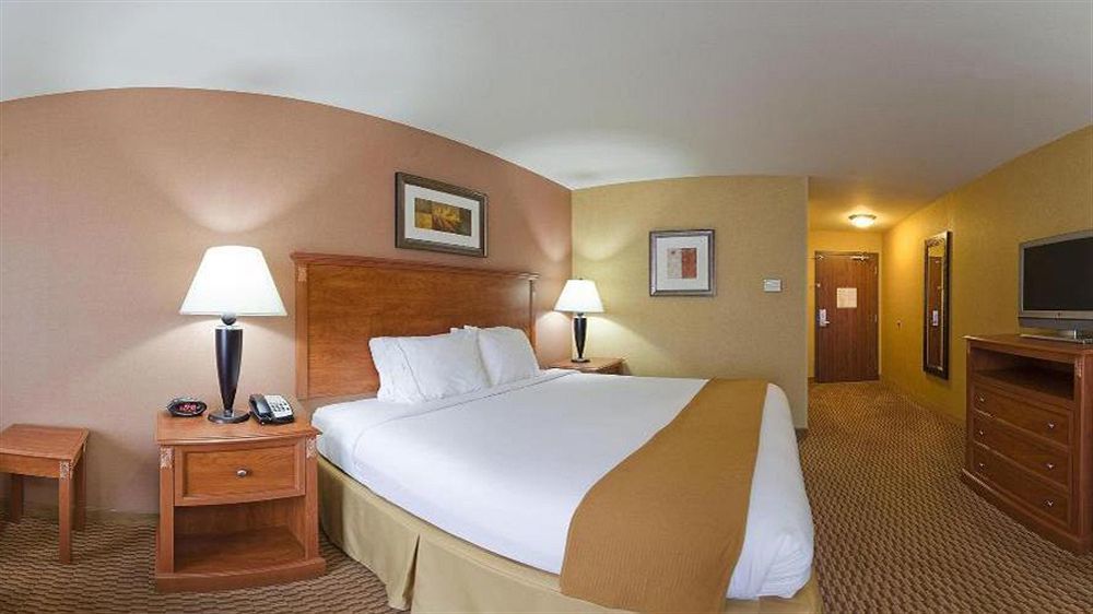 Holiday Inn Express Ontario By Ihg Creekside Экстерьер фото