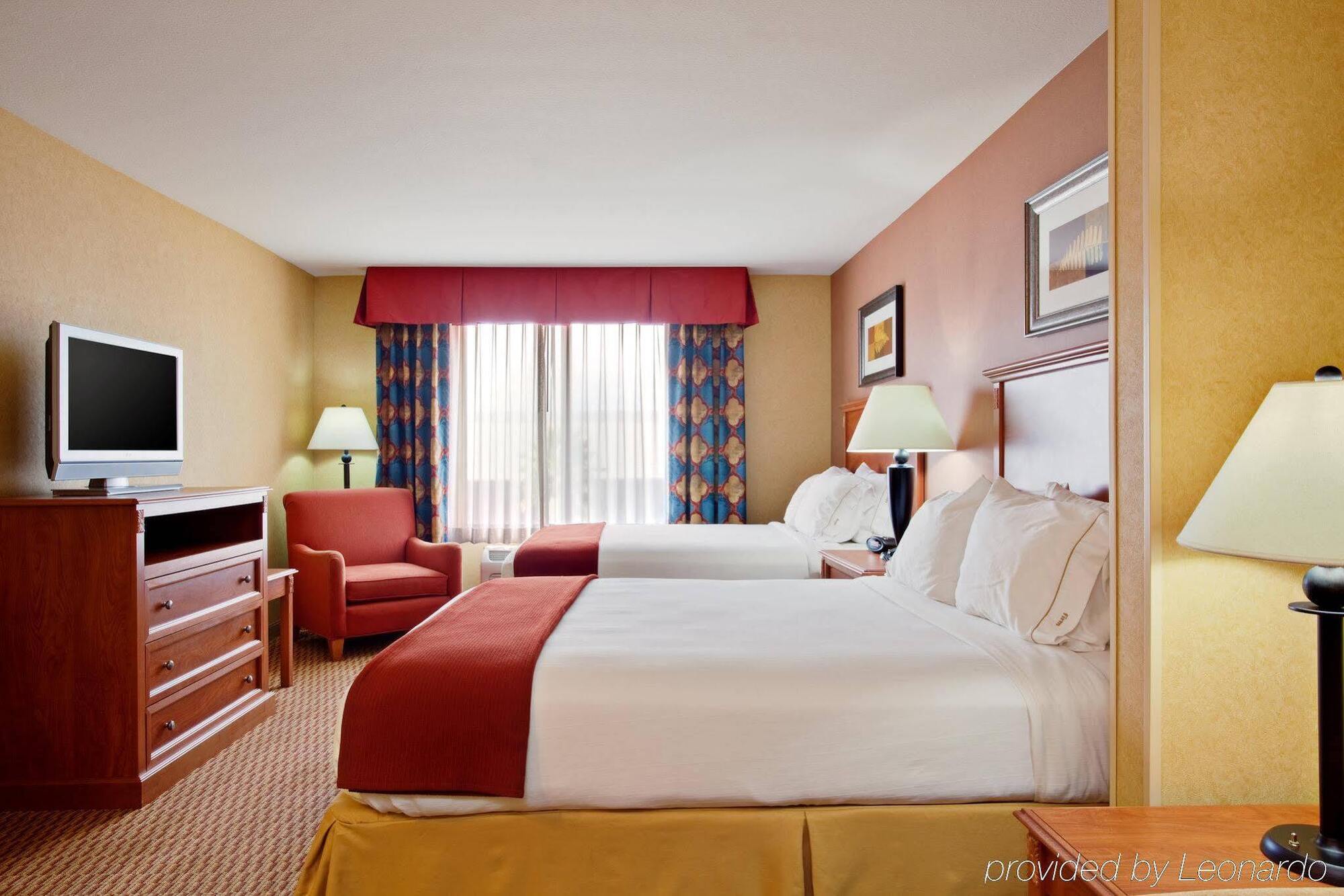 Holiday Inn Express Ontario By Ihg Creekside Экстерьер фото