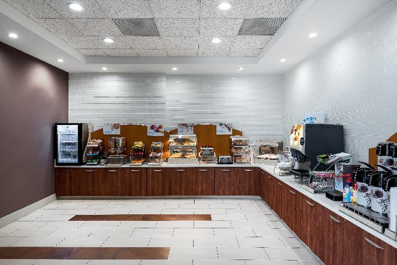 Holiday Inn Express Ontario By Ihg Creekside Экстерьер фото